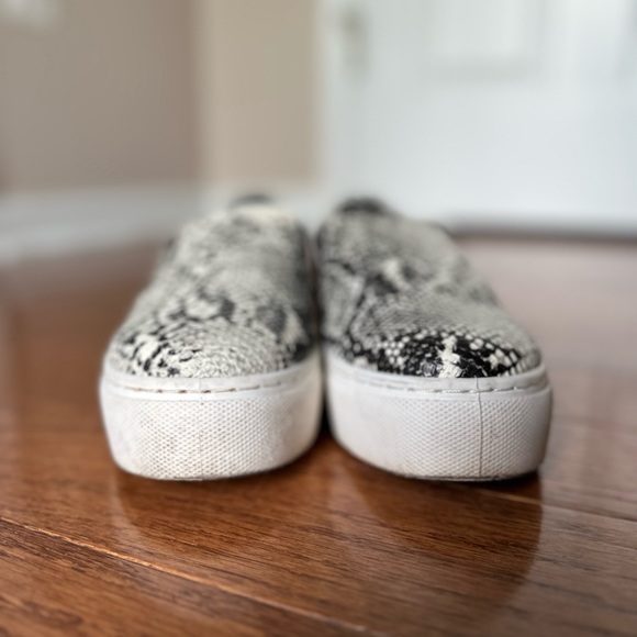 NanaMacs, Qupid slip on snake print sneakers size 7, lightly worn condition - Picture 5 of 10